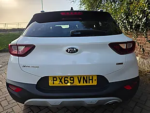 Used 2019 Kia Stonic White - Interior and Exterior details 6