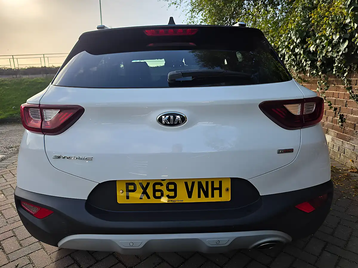 Used 2019 Kia Stonic White - Interior and Exterior details 6