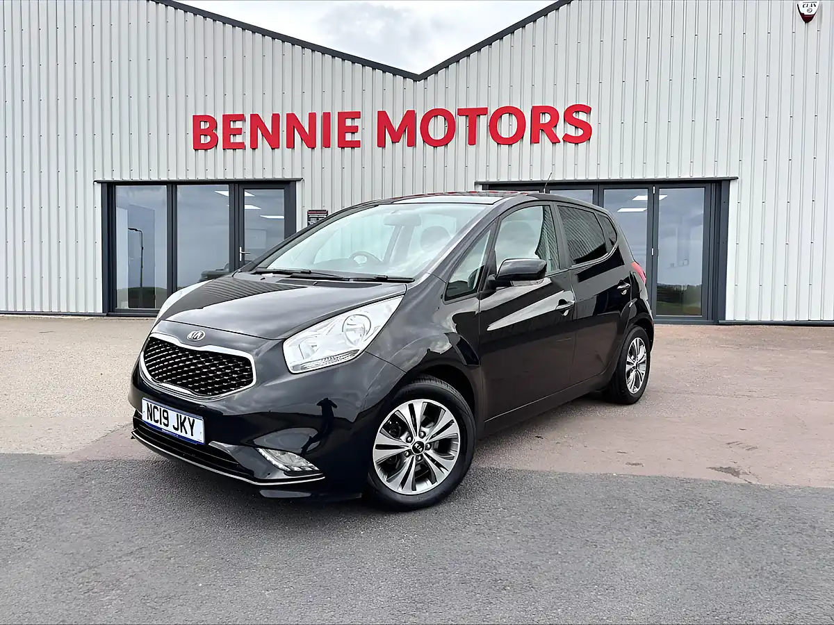 Used 2019 Kia Venga 3 Black - Front View