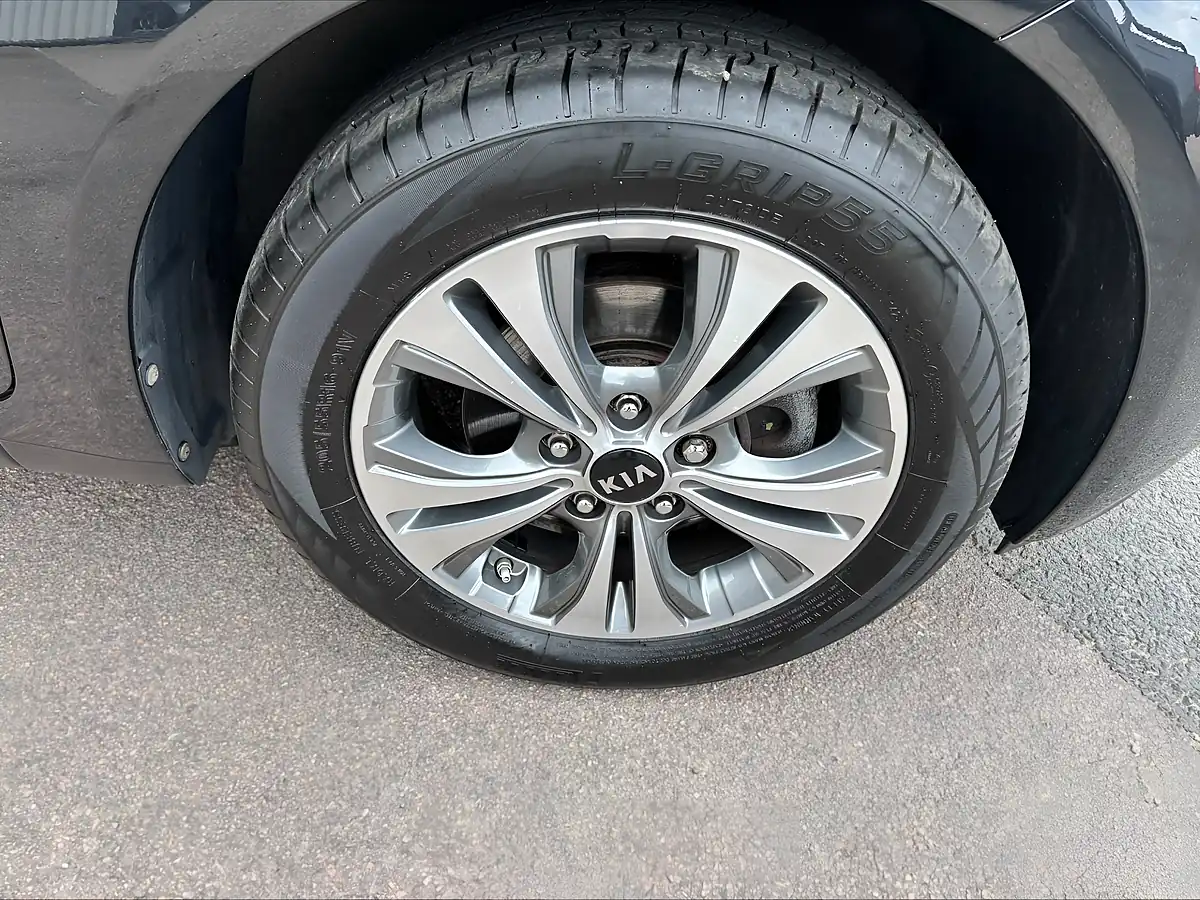 Used 2019 Kia Venga 3 Black - Interior and Exterior details 12
