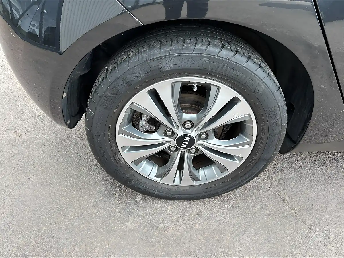 Used 2019 Kia Venga 3 Black - Interior and Exterior details 13