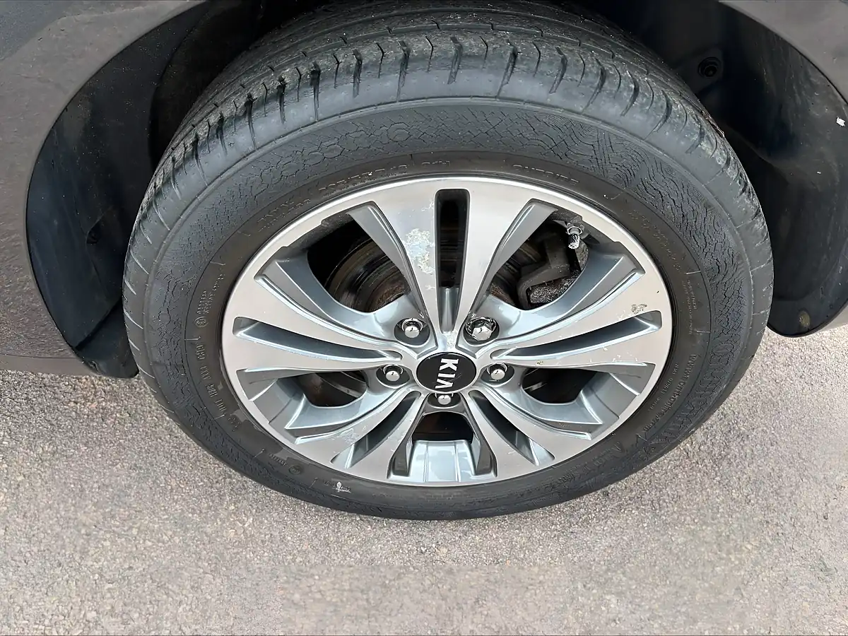 Used 2019 Kia Venga 3 Black - Interior and Exterior details 14