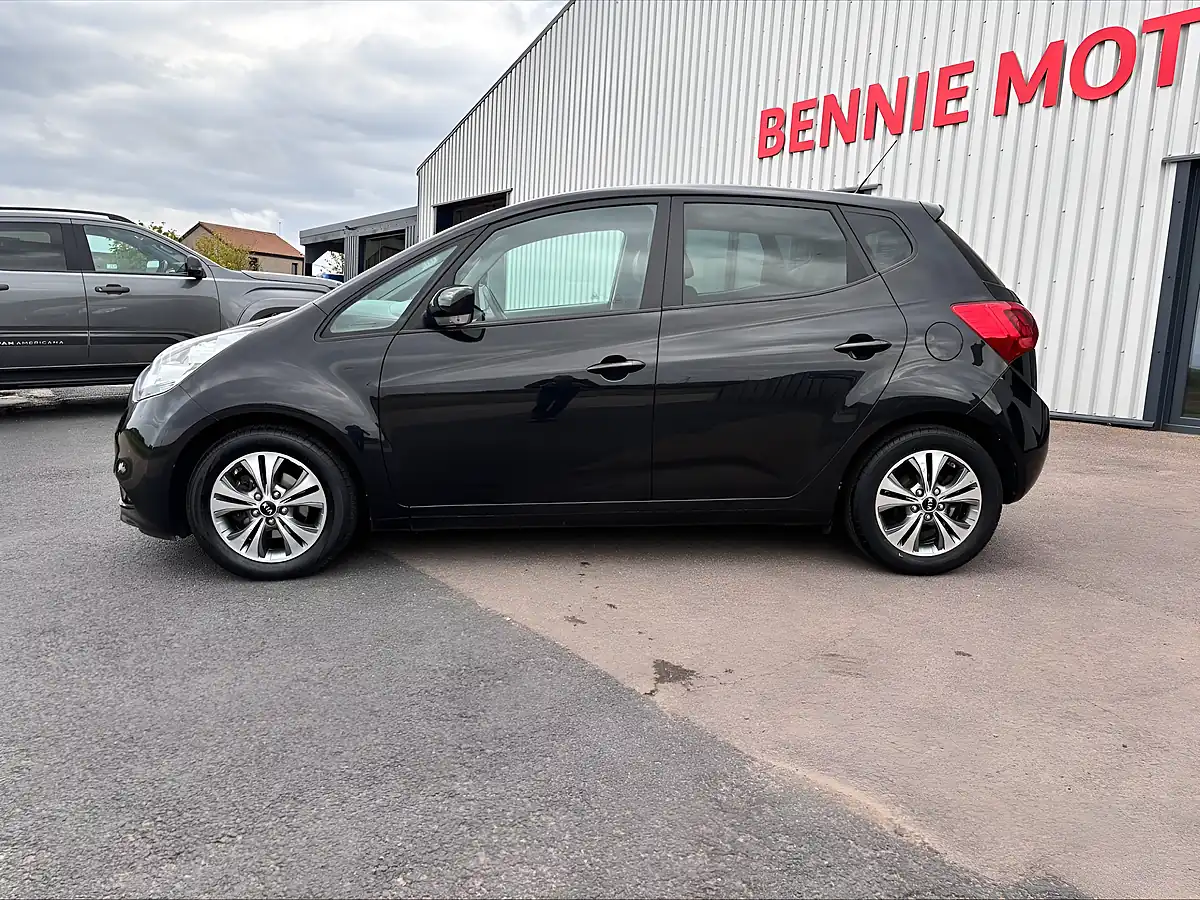 Used 2019 Kia Venga 3 Black - Interior and Exterior details 8