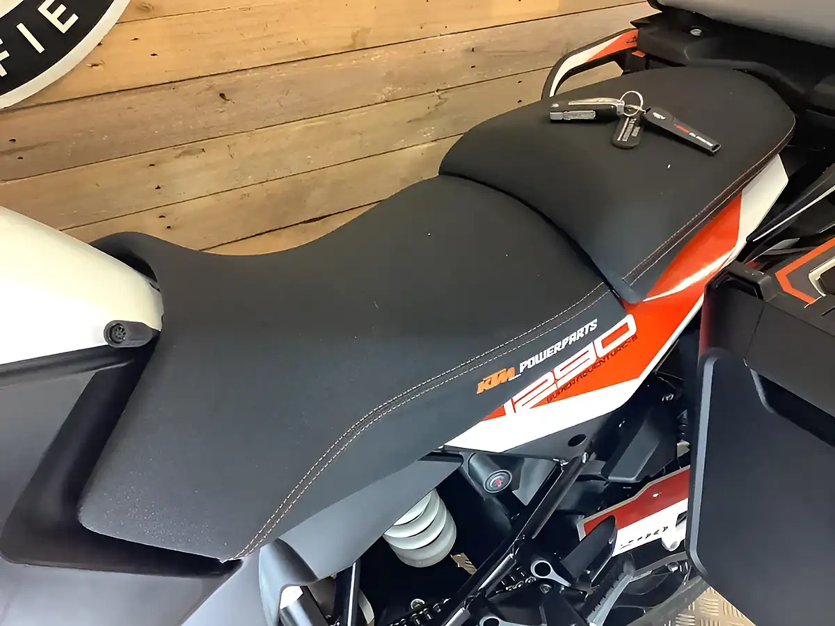 Used 2019 Ktm 1290 Super Adventure Orange - Interior and Exterior details 12