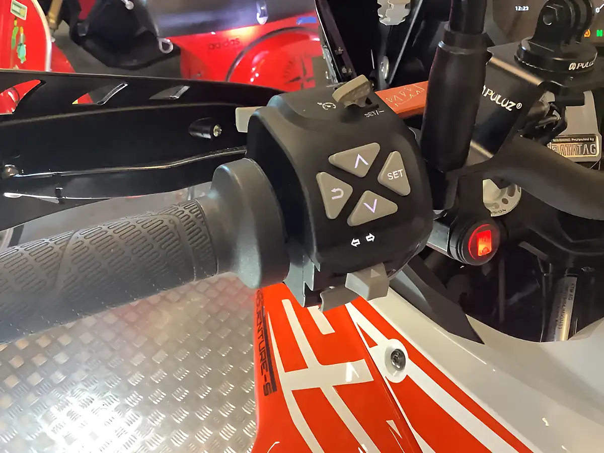 Used 2019 Ktm 1290 Super Adventure Orange - Interior and Exterior details 15