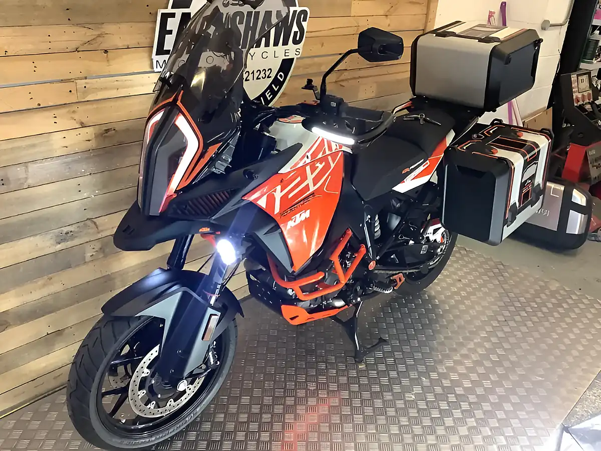 Used 2019 Ktm 1290 Super Adventure Orange - Interior and Exterior details 3