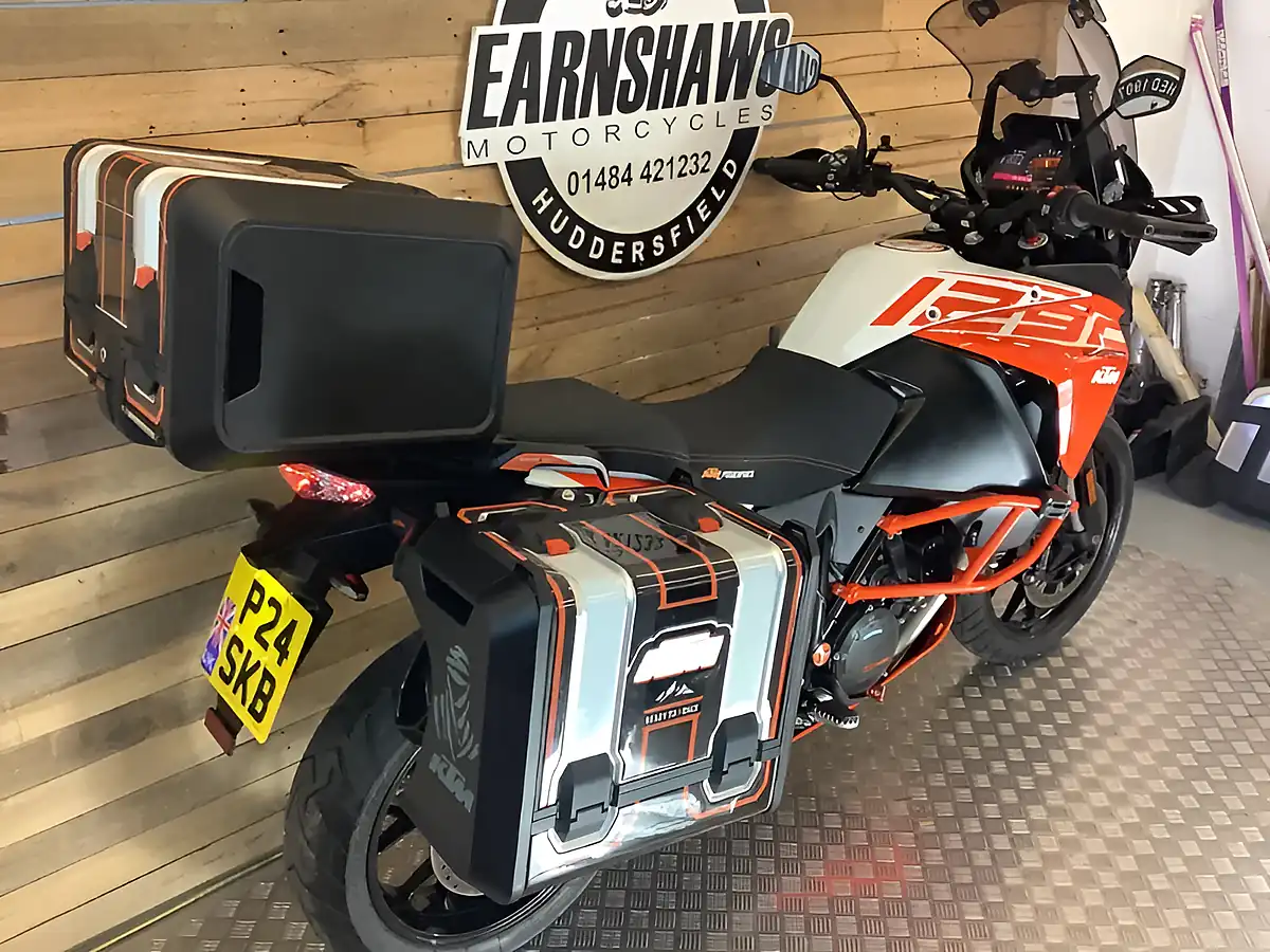 Used 2019 Ktm 1290 Super Adventure Orange - Interior and Exterior details 4