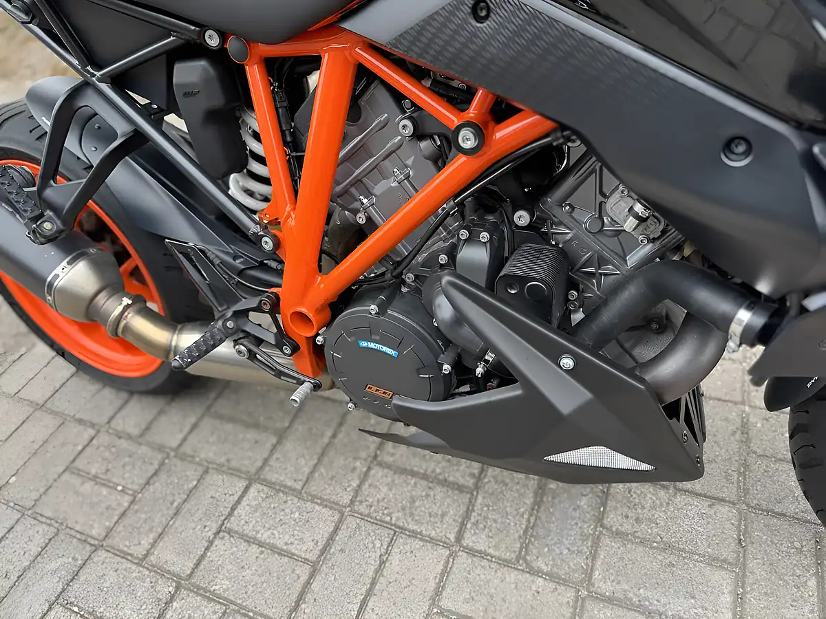 Used 2019 Ktm 1290 Super Duke GT Orange - Interior and Exterior details 15