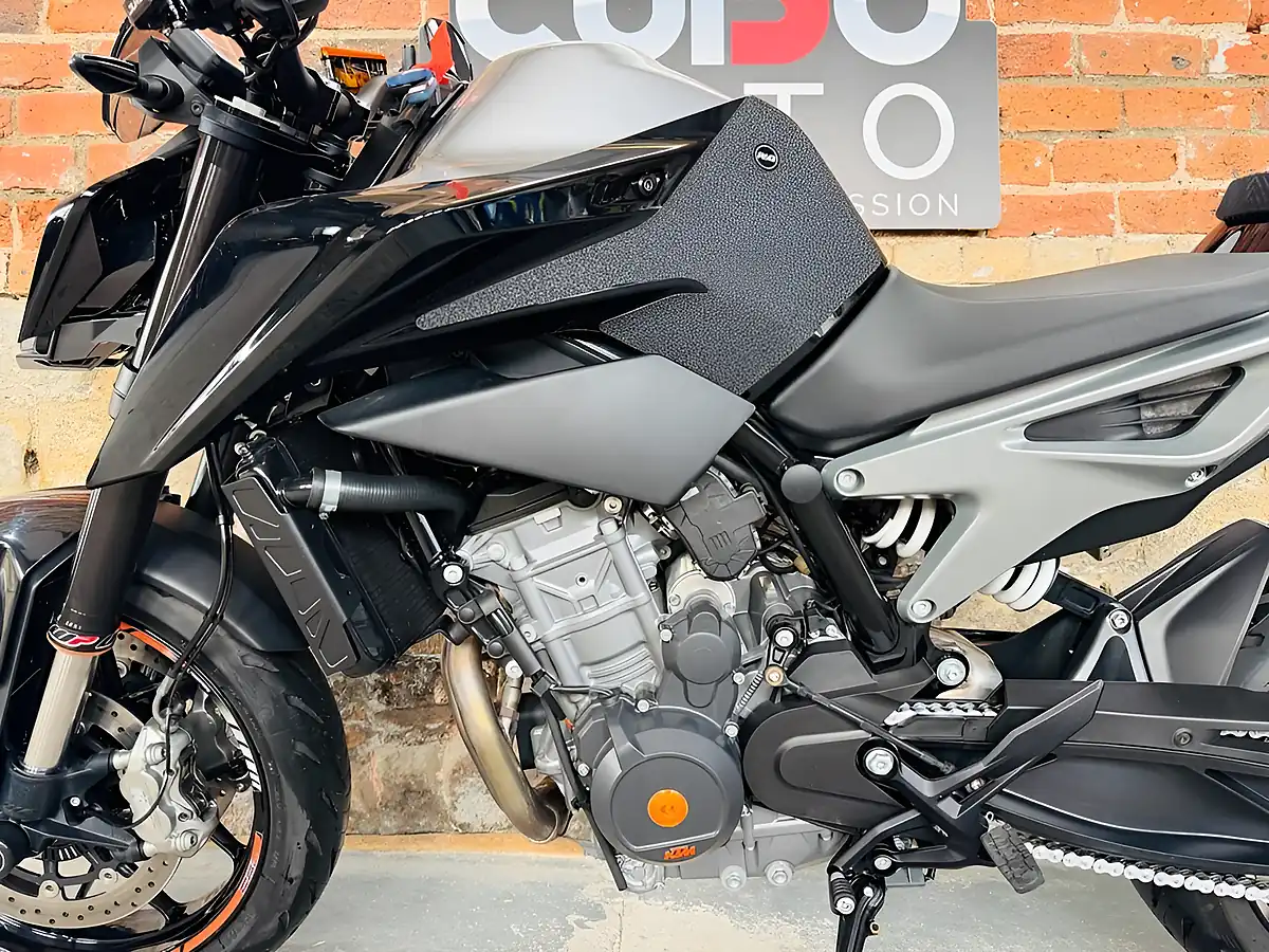 Used 2019 Ktm 790 Duke Abs Black - Interior and Exterior details 16