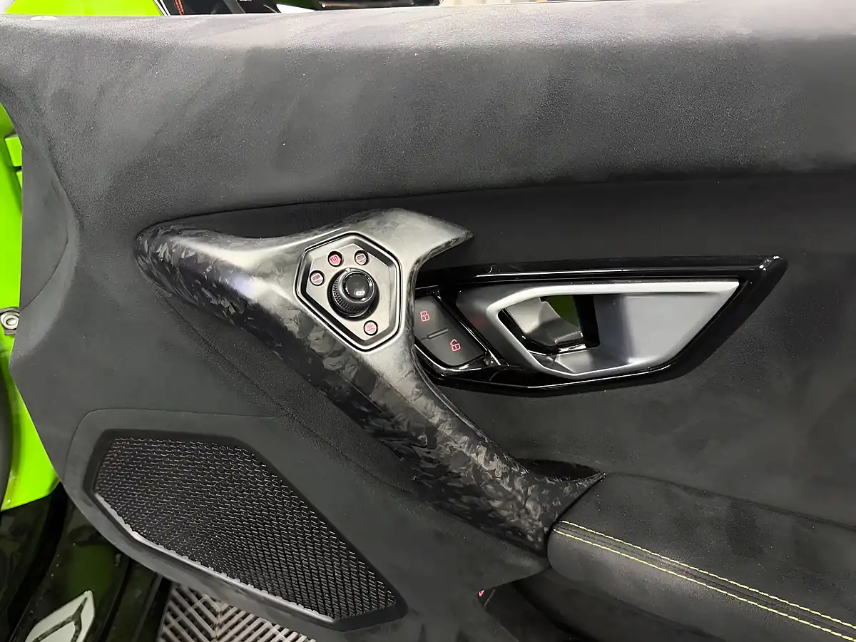 Used 2019 Lamborghini Huracan Performante Spyder Green - Interior and Exterior details 15