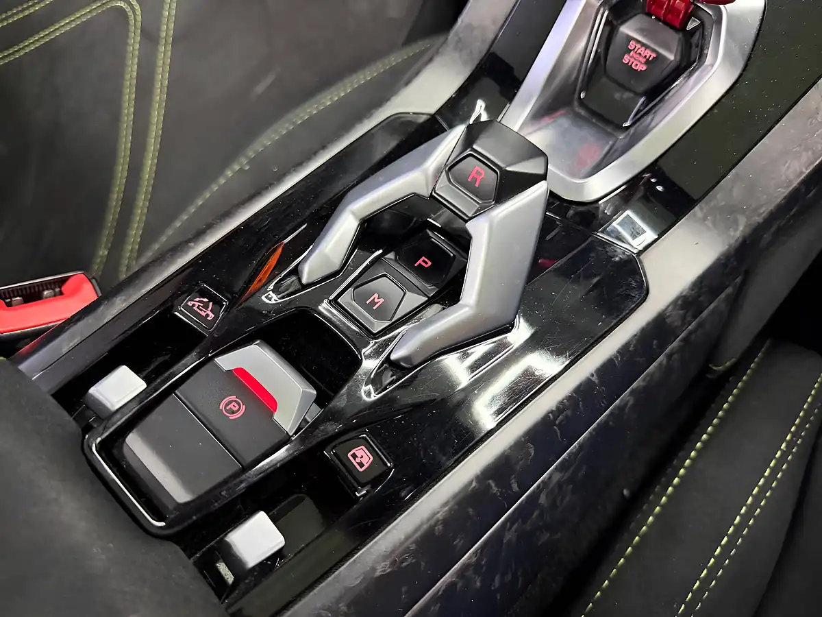 Used 2019 Lamborghini Huracan Performante Spyder Green - Interior and Exterior details 19