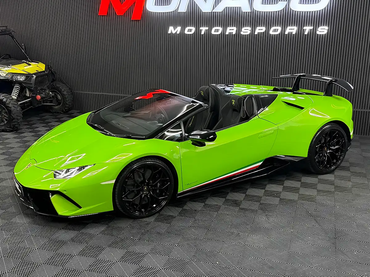 Used 2019 Lamborghini Huracan Performante Spyder Green - Interior and Exterior details 3