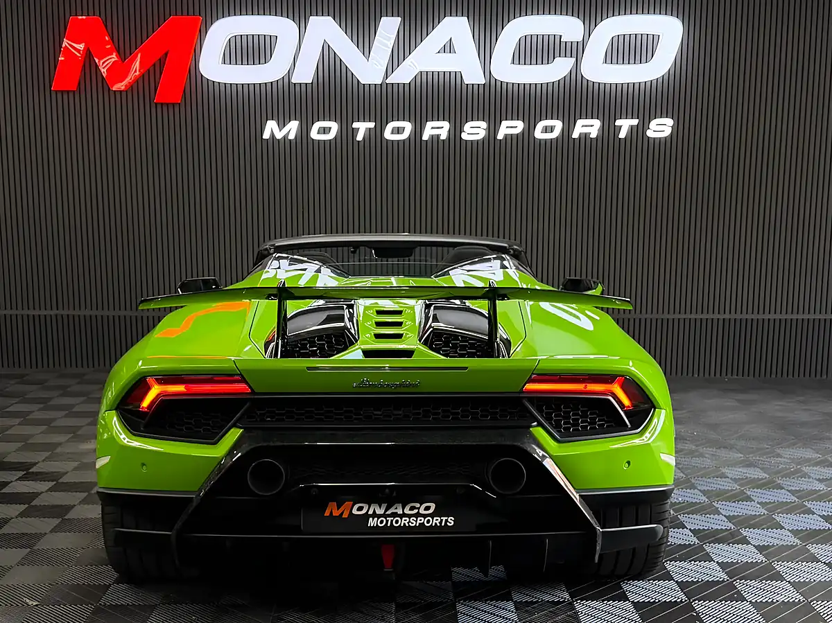Used 2019 Lamborghini Huracan Performante Spyder Green - Interior and Exterior details 5