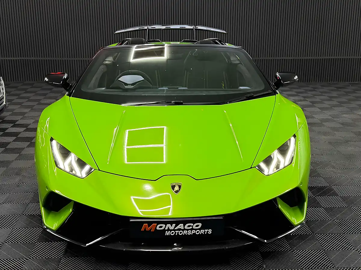 Used 2019 Lamborghini Huracan Performante Spyder Green - Interior and Exterior details 8