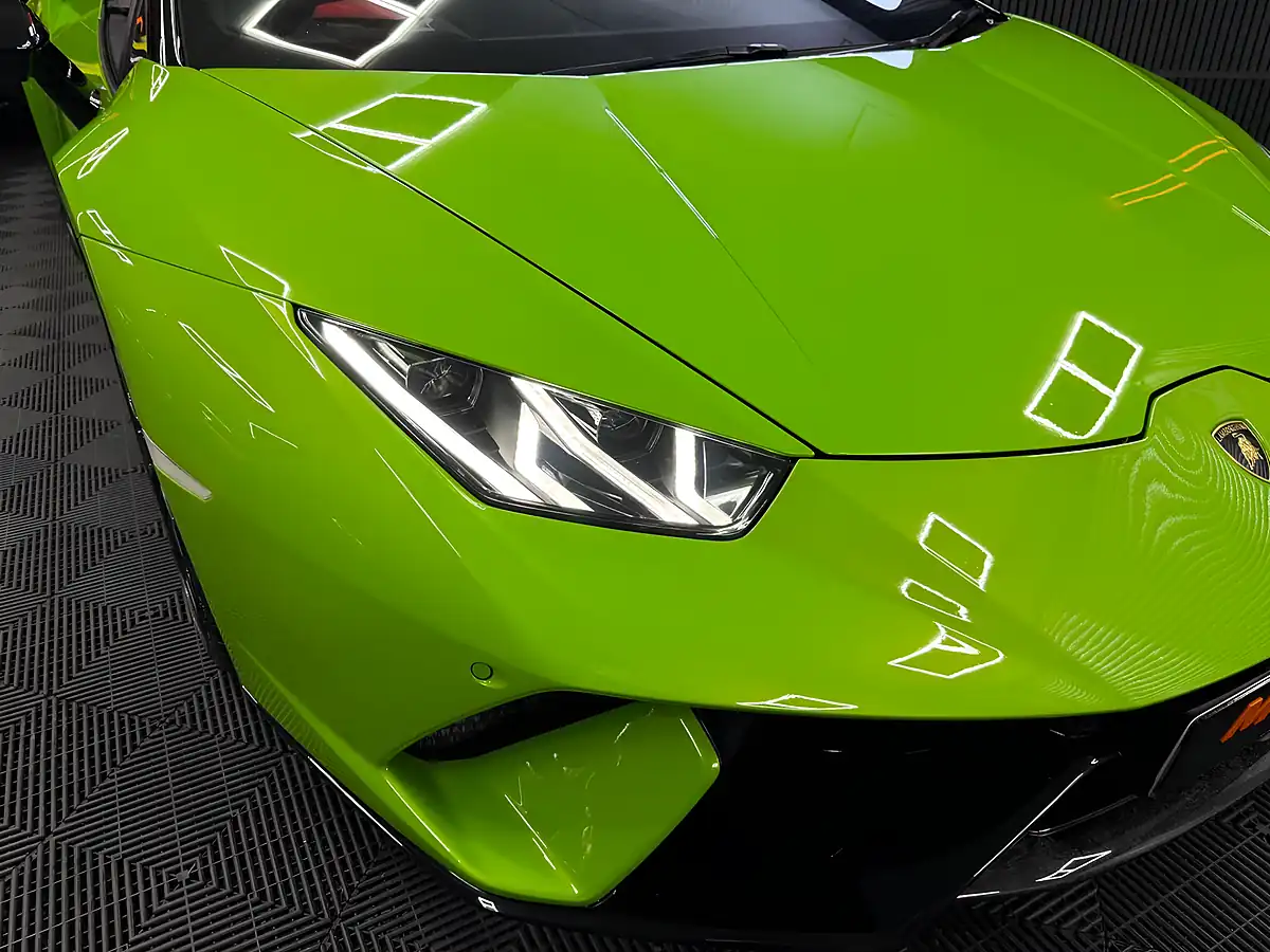 Used 2019 Lamborghini Huracan Performante Spyder Green - Interior and Exterior details 9
