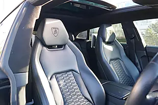 Used 2019 Lamborghini Urus Black - Interior and Exterior details 3