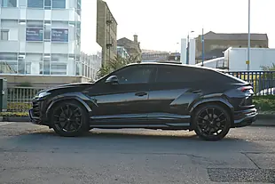 Used 2019 Lamborghini Urus Black - Interior and Exterior details 8