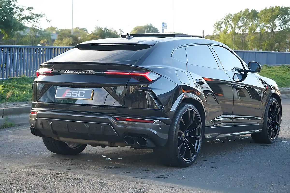 Used 2019 Lamborghini Urus Black - Interior and Exterior details 9