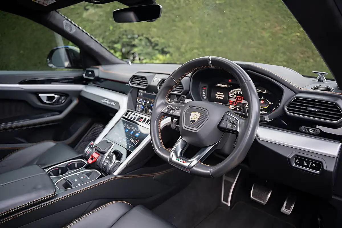 Used 2019 Lamborghini Urus Black Pack Grey - Interior and Exterior details 16