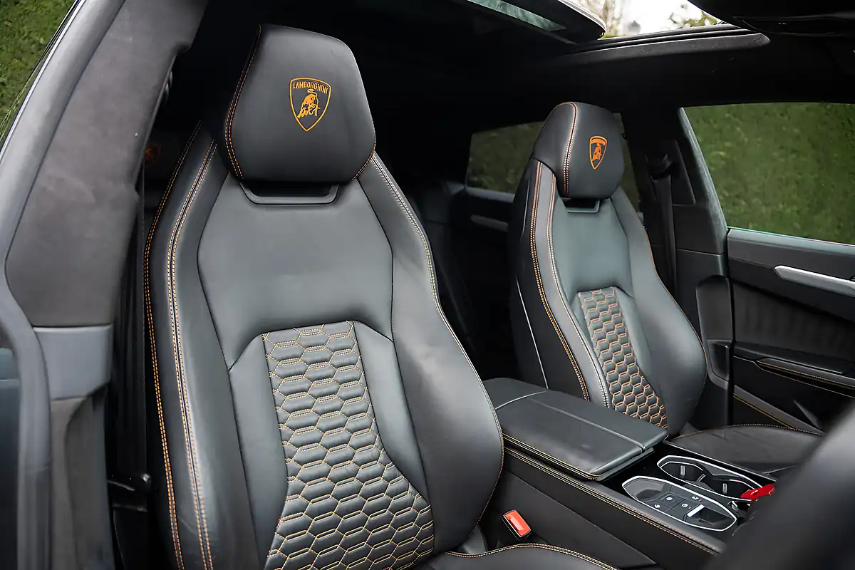 Used 2019 Lamborghini Urus Black Pack Grey - Interior and Exterior details 3