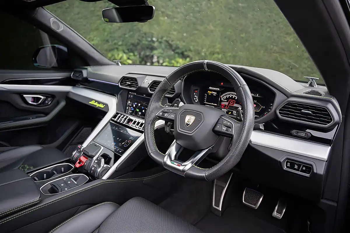 Used 2019 Lamborghini Urus Grey - Interior and Exterior details 18