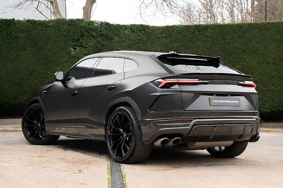 Used 2019 Lamborghini Urus Grey - Interior and Exterior details 9