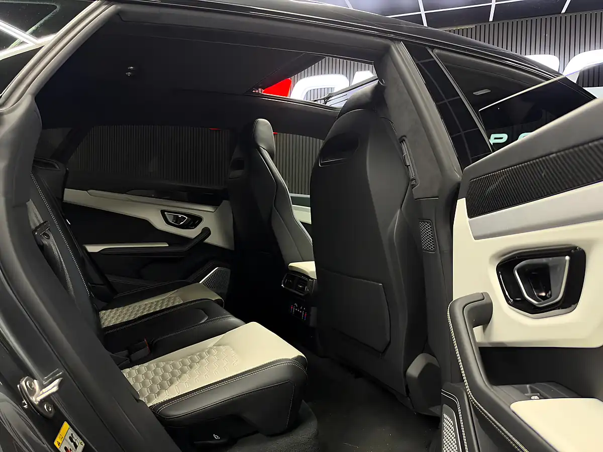 Used 2019 Lamborghini Urus Grey - Interior and Exterior details 14