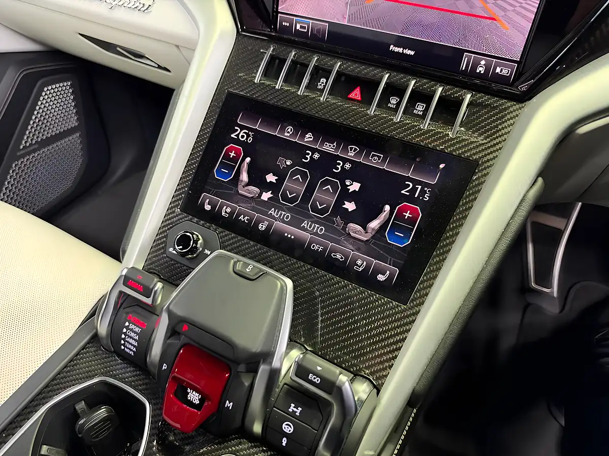 Used 2019 Lamborghini Urus Grey - Interior and Exterior details 15