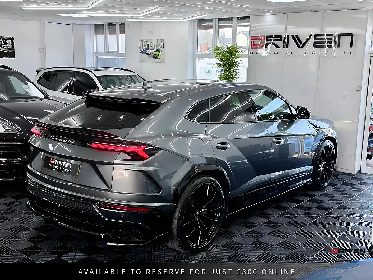 Used 2019 Lamborghini Urus Grey - Interior and Exterior details 13