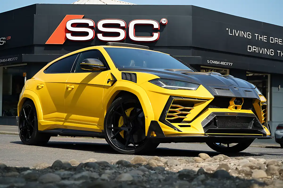 Used 2019 Lamborghini Urus Yellow - Front View