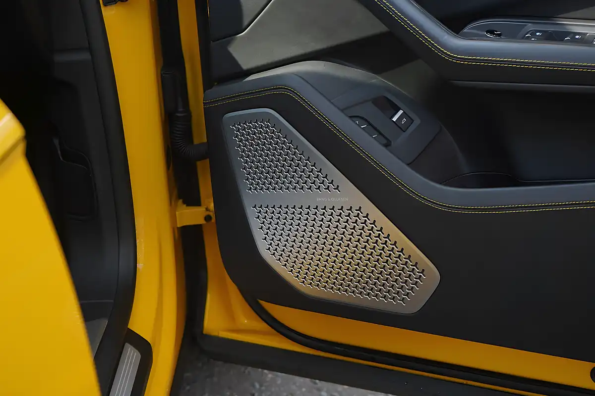 Used 2019 Lamborghini Urus Yellow - Interior and Exterior details 11