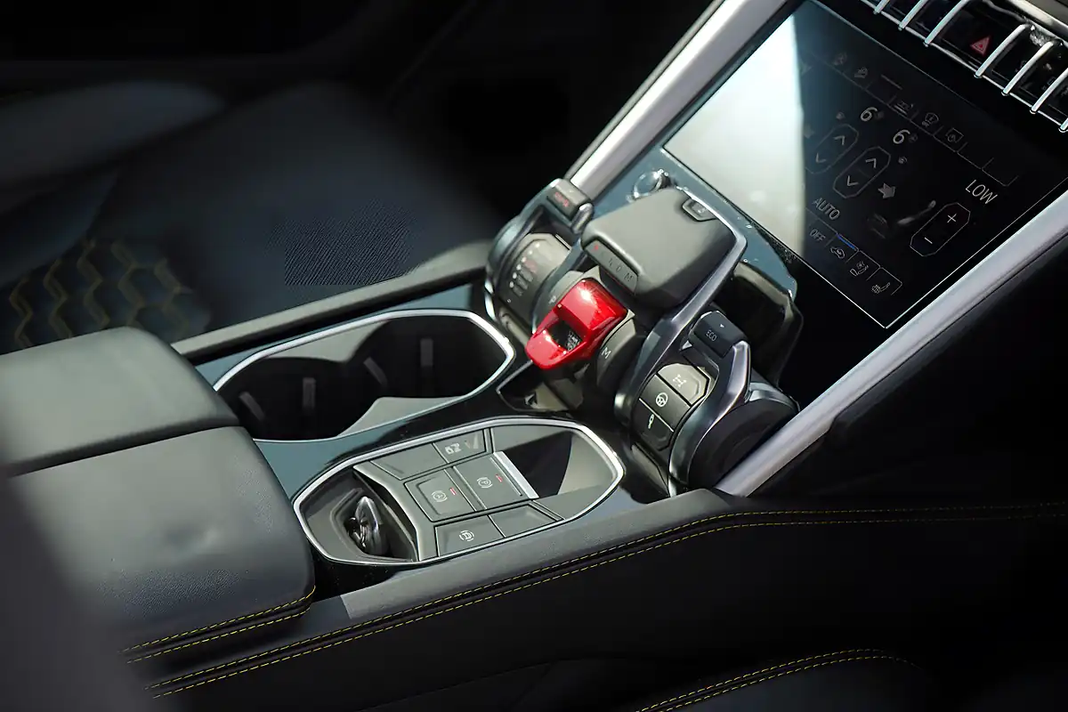 Used 2019 Lamborghini Urus Yellow - Interior and Exterior details 13