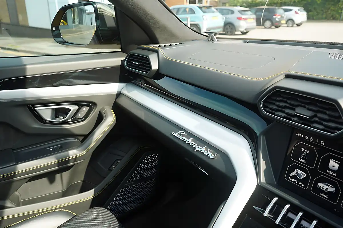 Used 2019 Lamborghini Urus Yellow - Interior and Exterior details 17