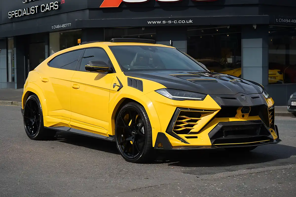 Used 2019 Lamborghini Urus Yellow - Interior and Exterior details 4