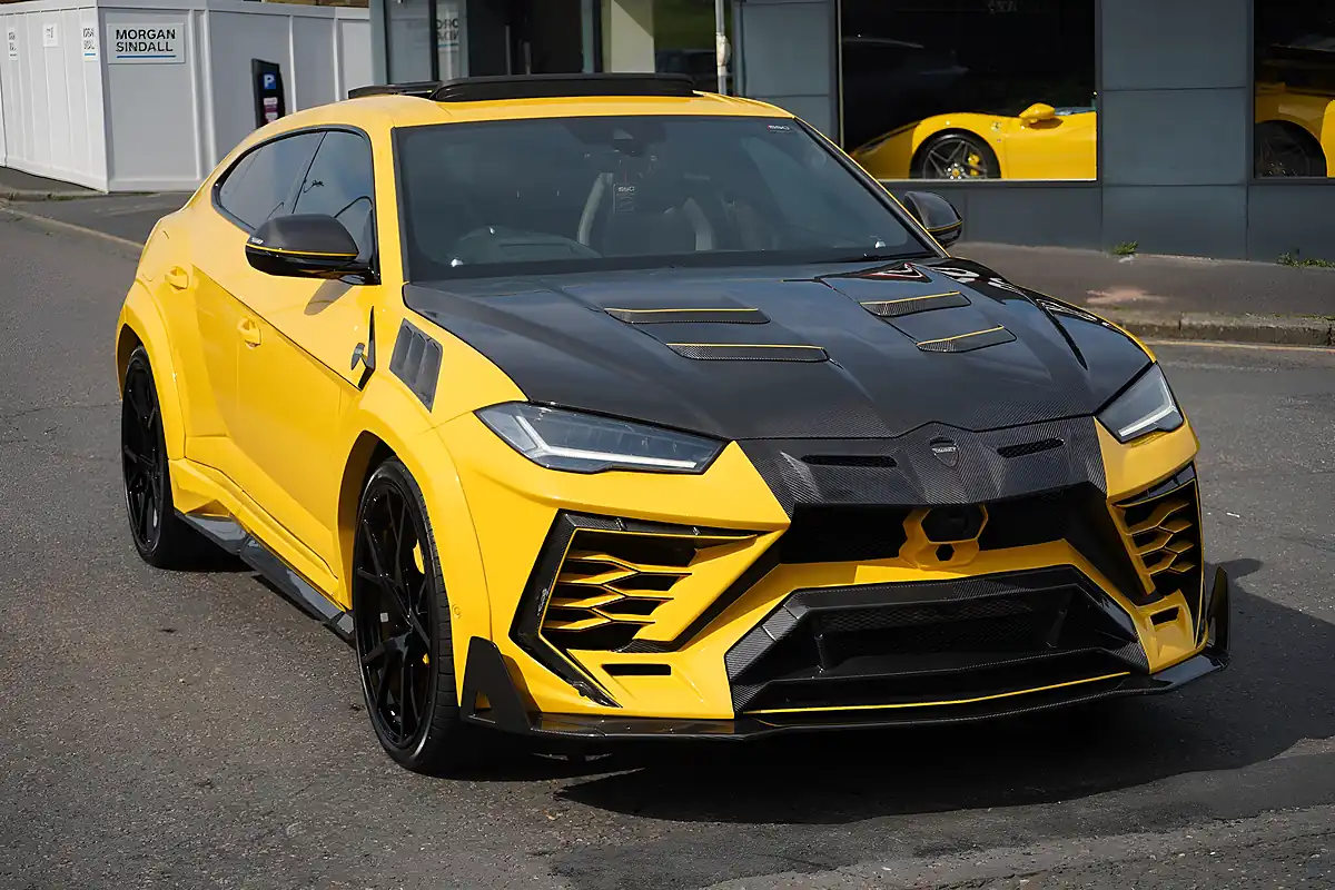 Used 2019 Lamborghini Urus Yellow - Interior and Exterior details 5