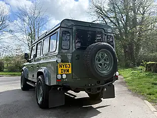 Used 2019 Land Rover Defender 110 Xs Station Wagon Keswick Green - Interior and Exterior details 11