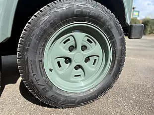 Used 2019 Land Rover Defender 110 Xs Station Wagon Keswick Green - Interior and Exterior details 12