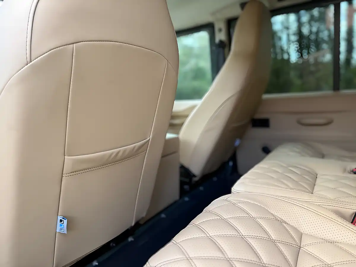 Used 2019 Land Rover Defender 110 Xs Station Wagon Keswick Green - Interior and Exterior details 15