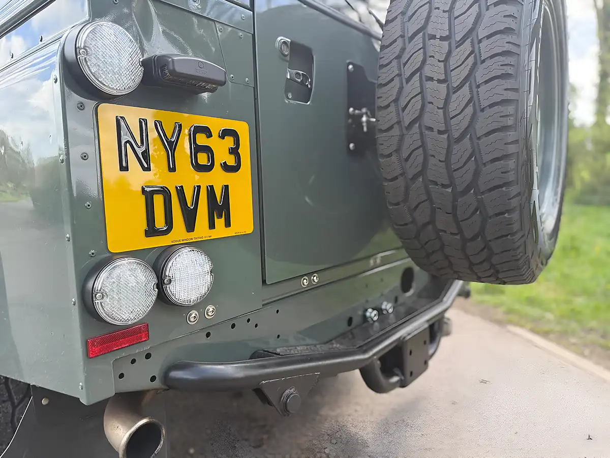Used 2019 Land Rover Defender 110 Xs Station Wagon Keswick Green - Interior and Exterior details 19