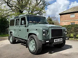 Used 2019 Land Rover Defender 110 Xs Station Wagon Keswick Green - Interior and Exterior details 2