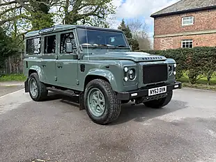 Used 2019 Land Rover Defender 110 Xs Station Wagon Keswick Green - Interior and Exterior details 9