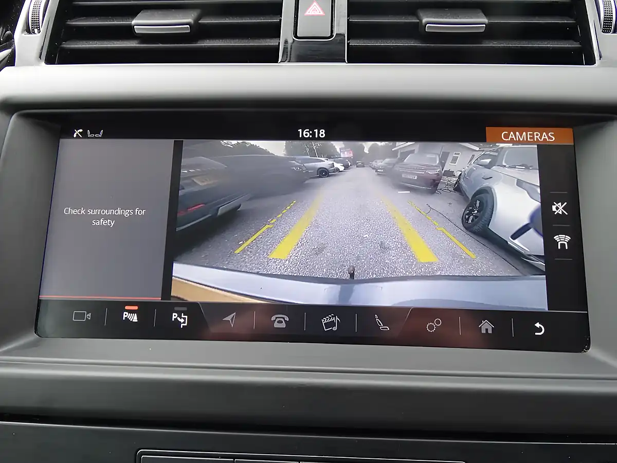 Used 2019 Land Rover Discovery Anniversary Edition Grey - Interior and Exterior details 11