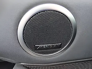 Used 2019 Land Rover Discovery Anniversary Edition Grey - Interior and Exterior details 6