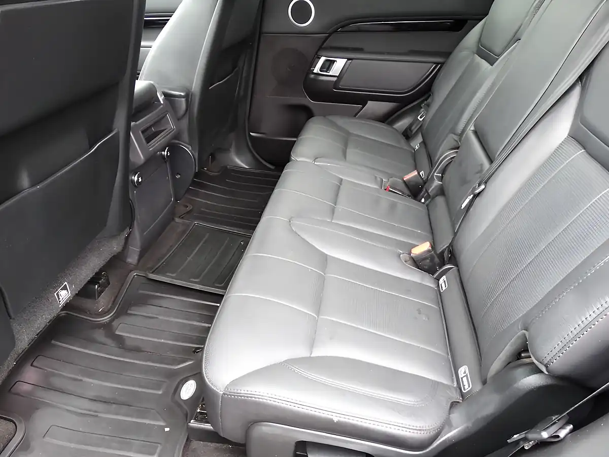 Used 2019 Land Rover Discovery Anniversary Edition Grey - Interior and Exterior details 7