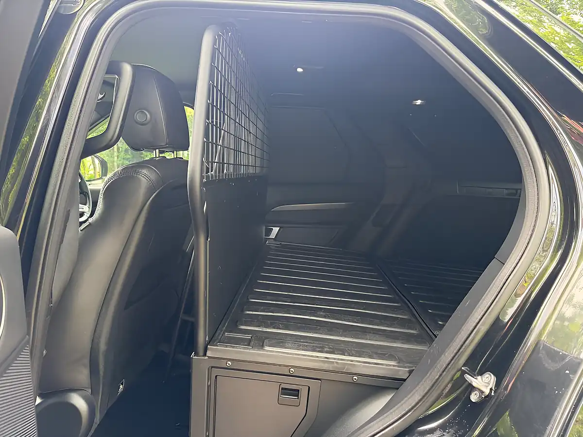 Used 2019 Land Rover Discovery Hse Black - Interior and Exterior details 15
