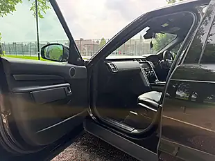 Used 2019 Land Rover Discovery Hse Black - Interior and Exterior details 19