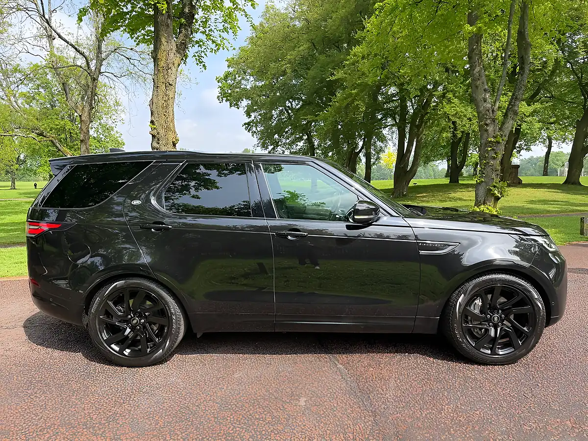 Used 2019 Land Rover Discovery Hse Black - Interior and Exterior details 2