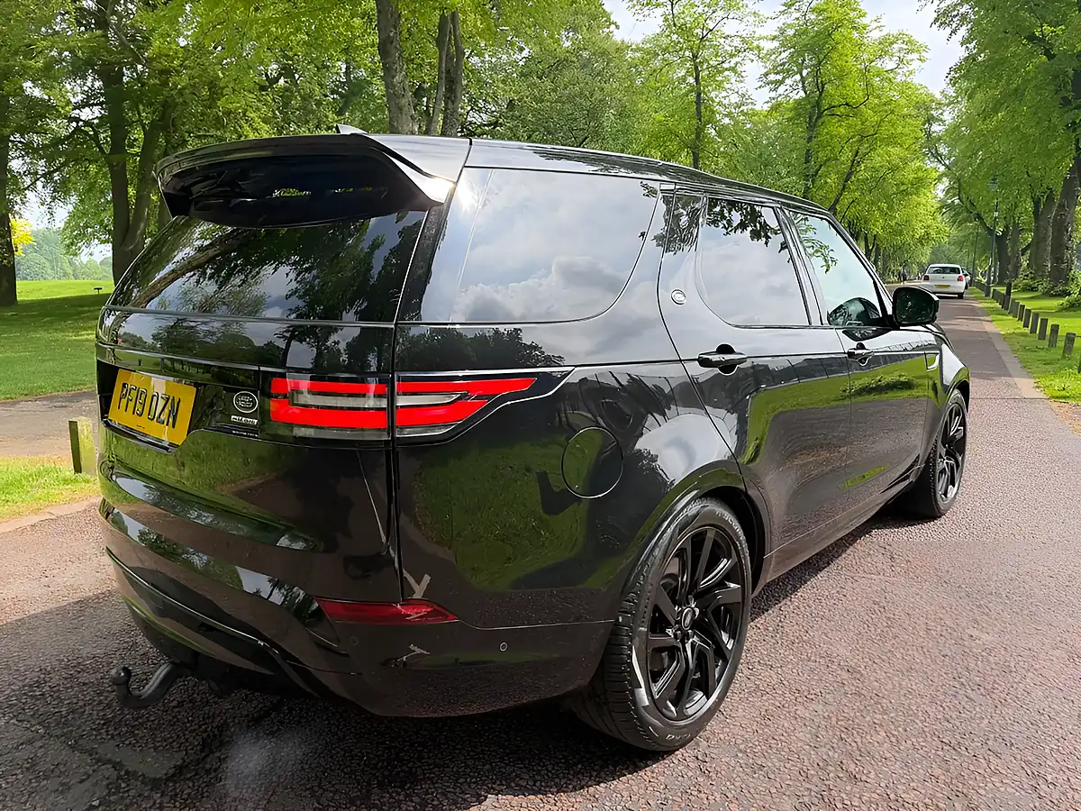 Used 2019 Land Rover Discovery Hse Black - Interior and Exterior details 3