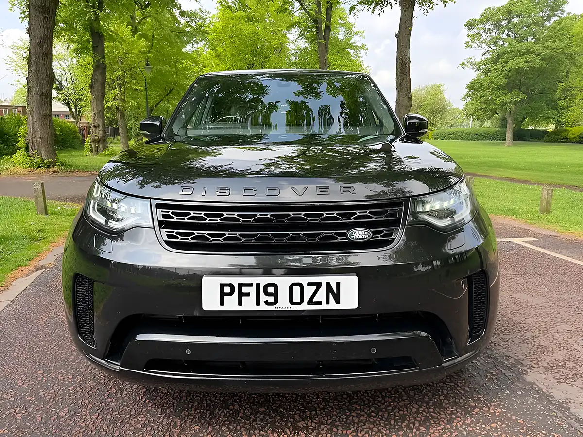 Used 2019 Land Rover Discovery Hse Black - Interior and Exterior details 6