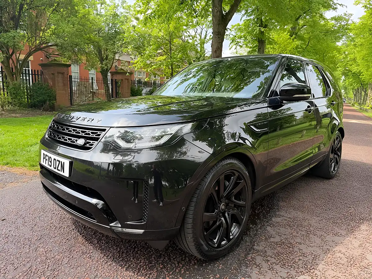 Used 2019 Land Rover Discovery Hse Black - Interior and Exterior details 7